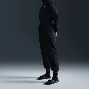 Nike Women’s Mid-Rise Woven Joggers